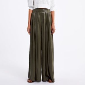 Wide leg Zara Pants in size S